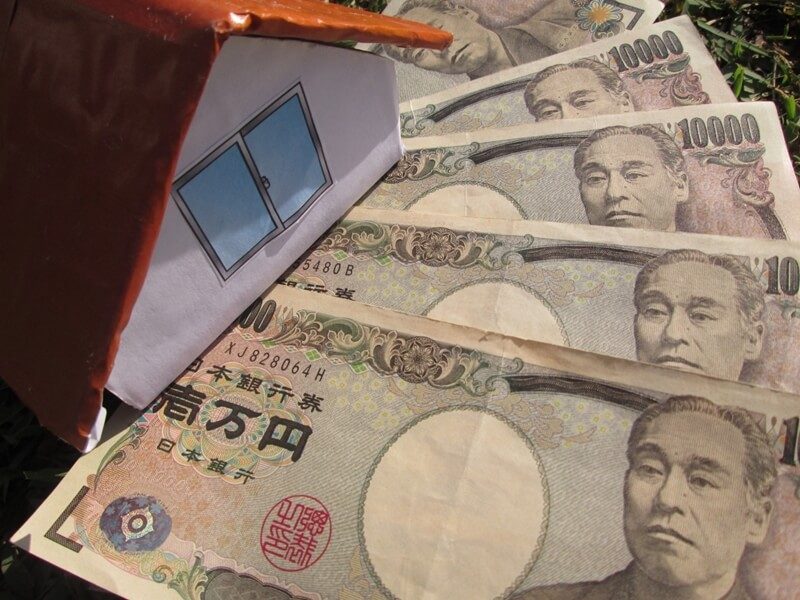 一人暮らしを始める時に自分の収入から家賃の相場は決まります